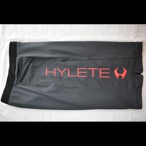 Men’s Large Gray/Red Regular Hylete Shorts